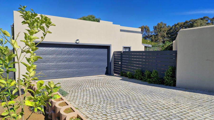 To Let 3 Bedroom Property for Rent in Glen Lilly Western Cape